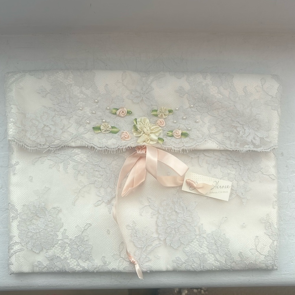 NWT Vintage Irene Hirose Bridal Lingerie Lace Bag. Ribbon rosettes and tie.